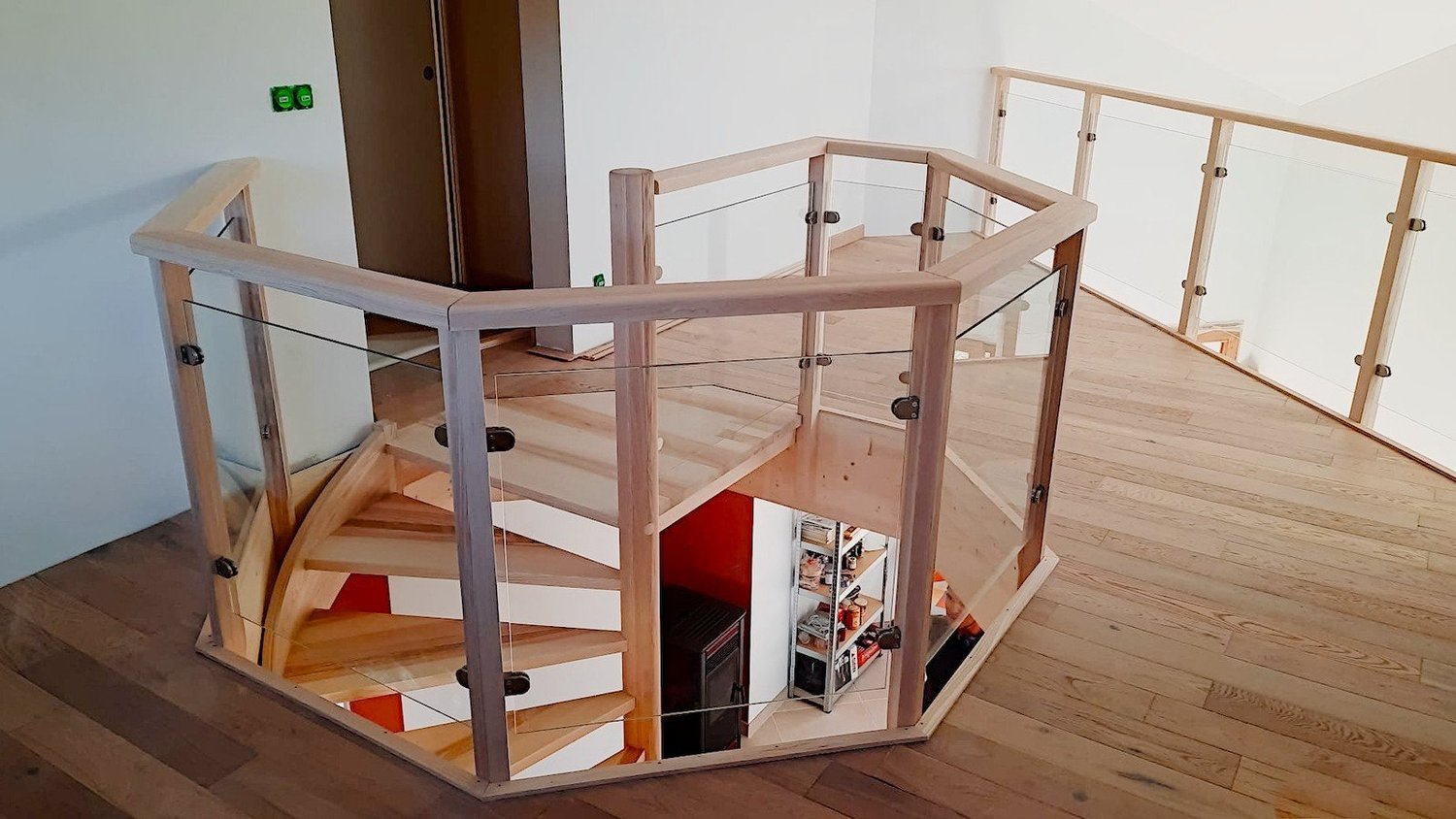 Escalier balancé en bois sur mesure