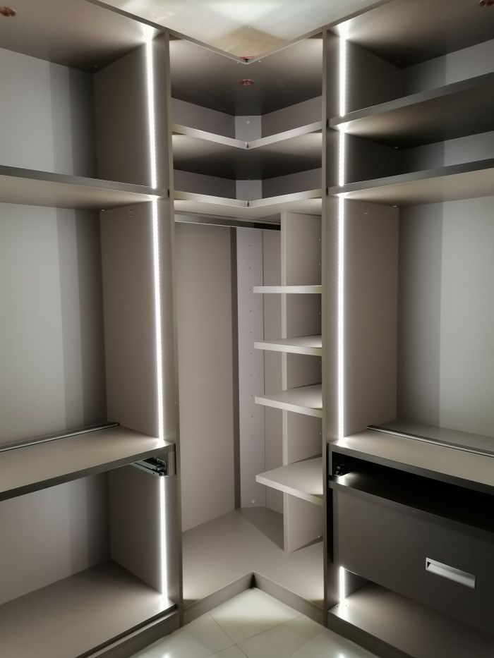 Dressing d'angle lumineux sur mesure